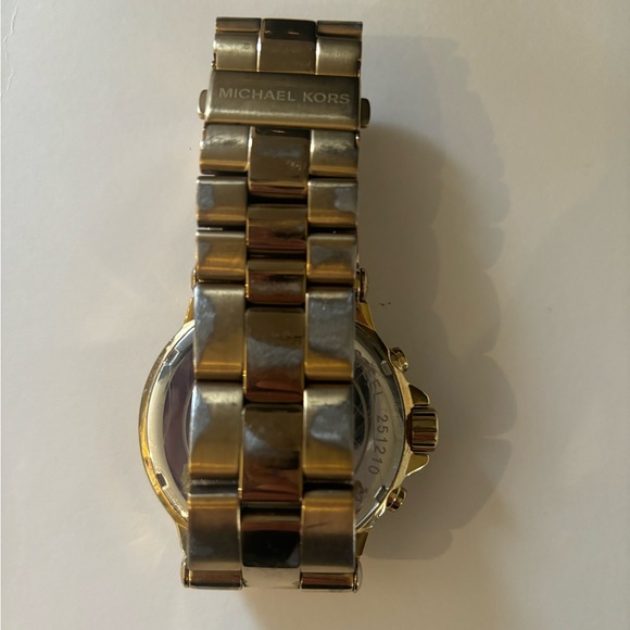 Watch - Picture 4 of 4